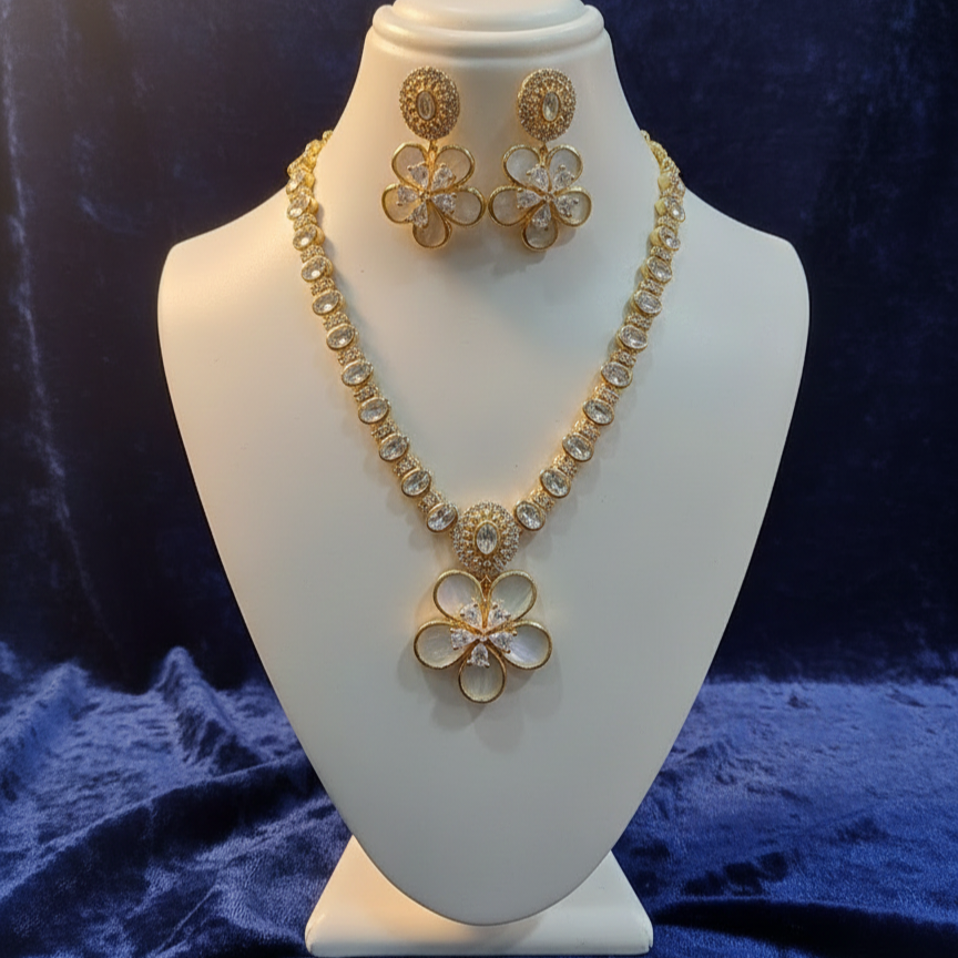 Ad stone neckless golden